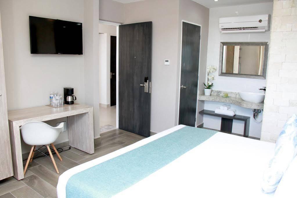 Illusion Xpress I Attraction Hotel Deluxe ปลายาเดลการ์เมน ภายนอก รูปภาพ
