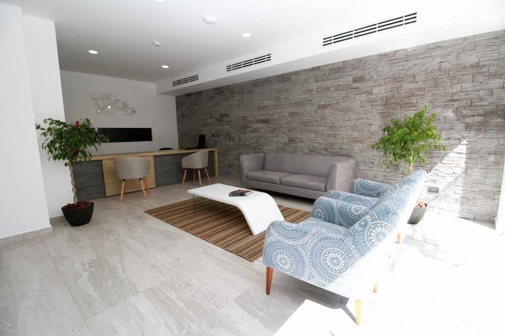 Illusion Xpress I Attraction Hotel Deluxe ปลายาเดลการ์เมน ภายนอก รูปภาพ