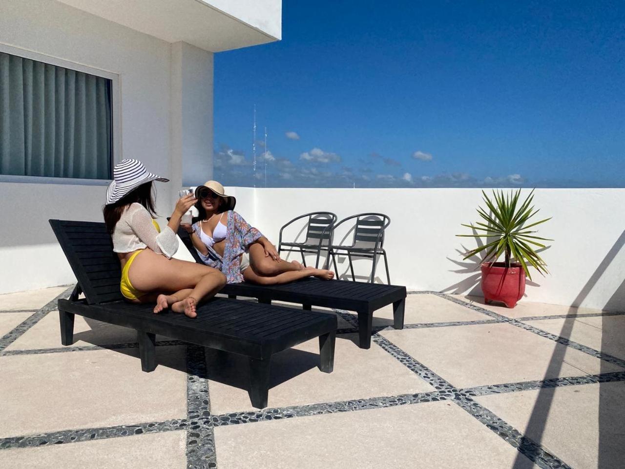 Illusion Xpress I Attraction Hotel Deluxe ปลายาเดลการ์เมน ภายนอก รูปภาพ