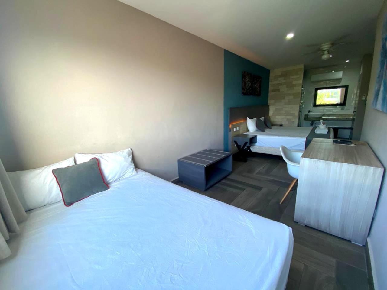 Illusion Xpress I Attraction Hotel Deluxe ปลายาเดลการ์เมน ภายนอก รูปภาพ