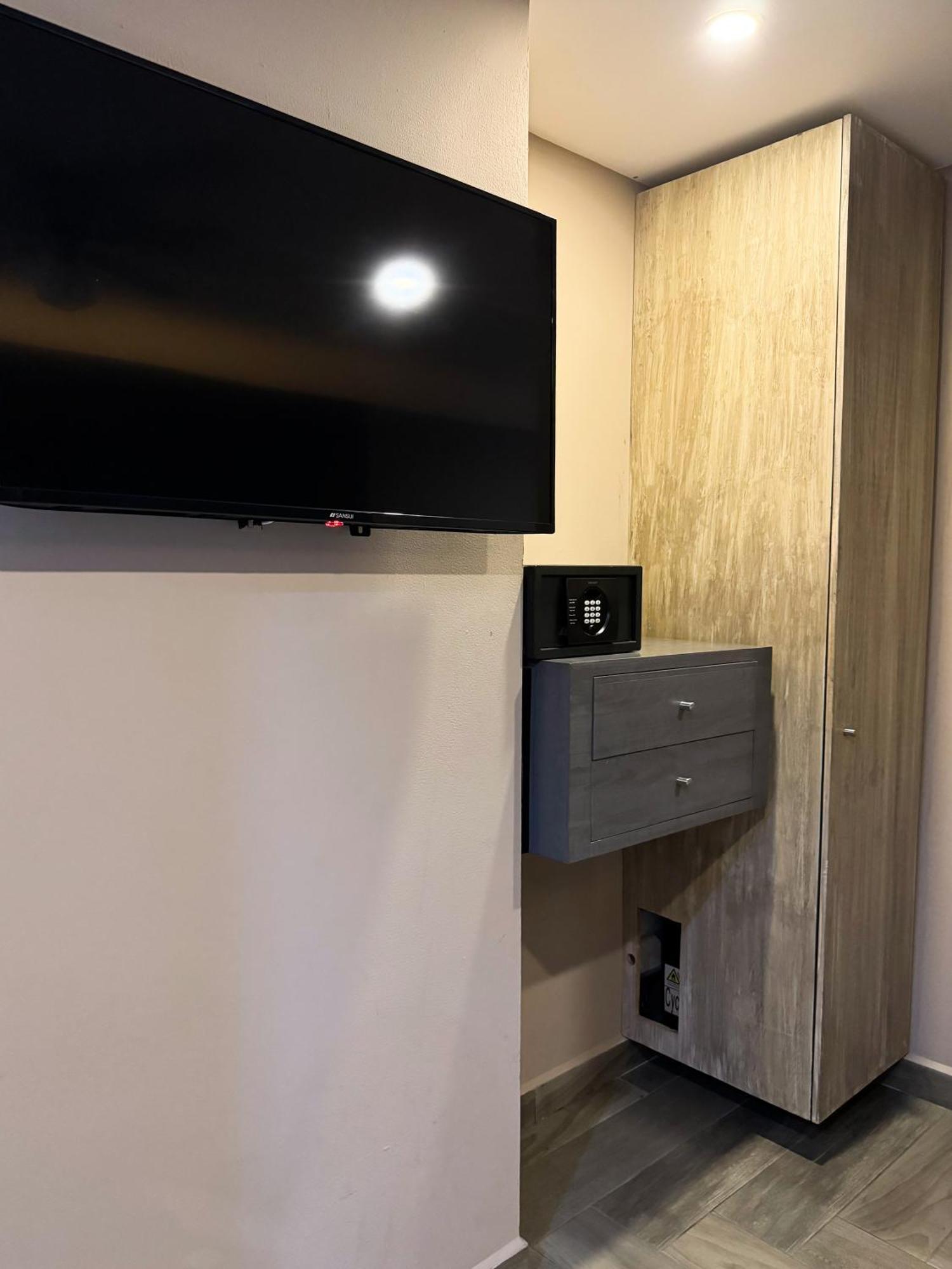 Illusion Xpress I Attraction Hotel Deluxe ปลายาเดลการ์เมน ภายนอก รูปภาพ
